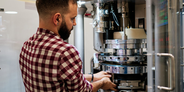 Mecánicos Industriales · Montadores de Estructuras / Maquinaria Polinyà de Xúquer · Fabricación y reparación de piezas mediante soldadura MIG, TIG y electrodo